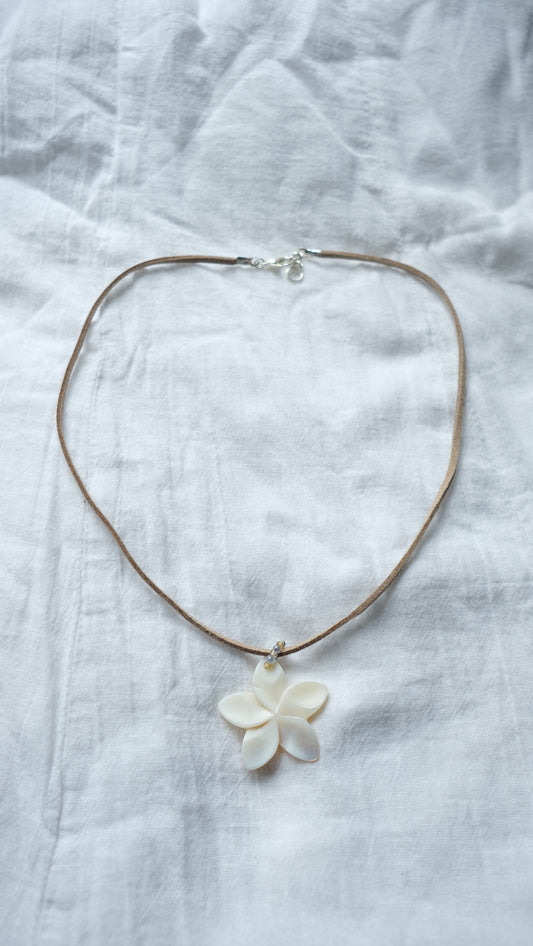 Shell Flower Necklace